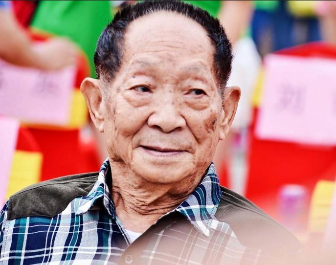 袁隆平爷爷的故事600字_袁隆平爷爷生活趣事_关于袁隆平爷爷的日记400字